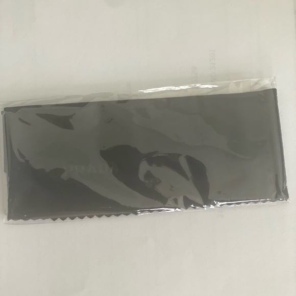 Prada sunglasses - Picture 9 of 9